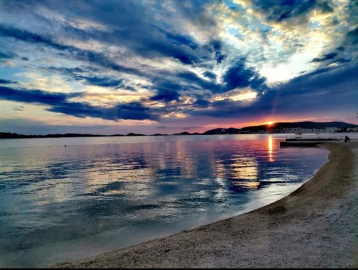 Apartmani Mira Vodice Luaran gambar