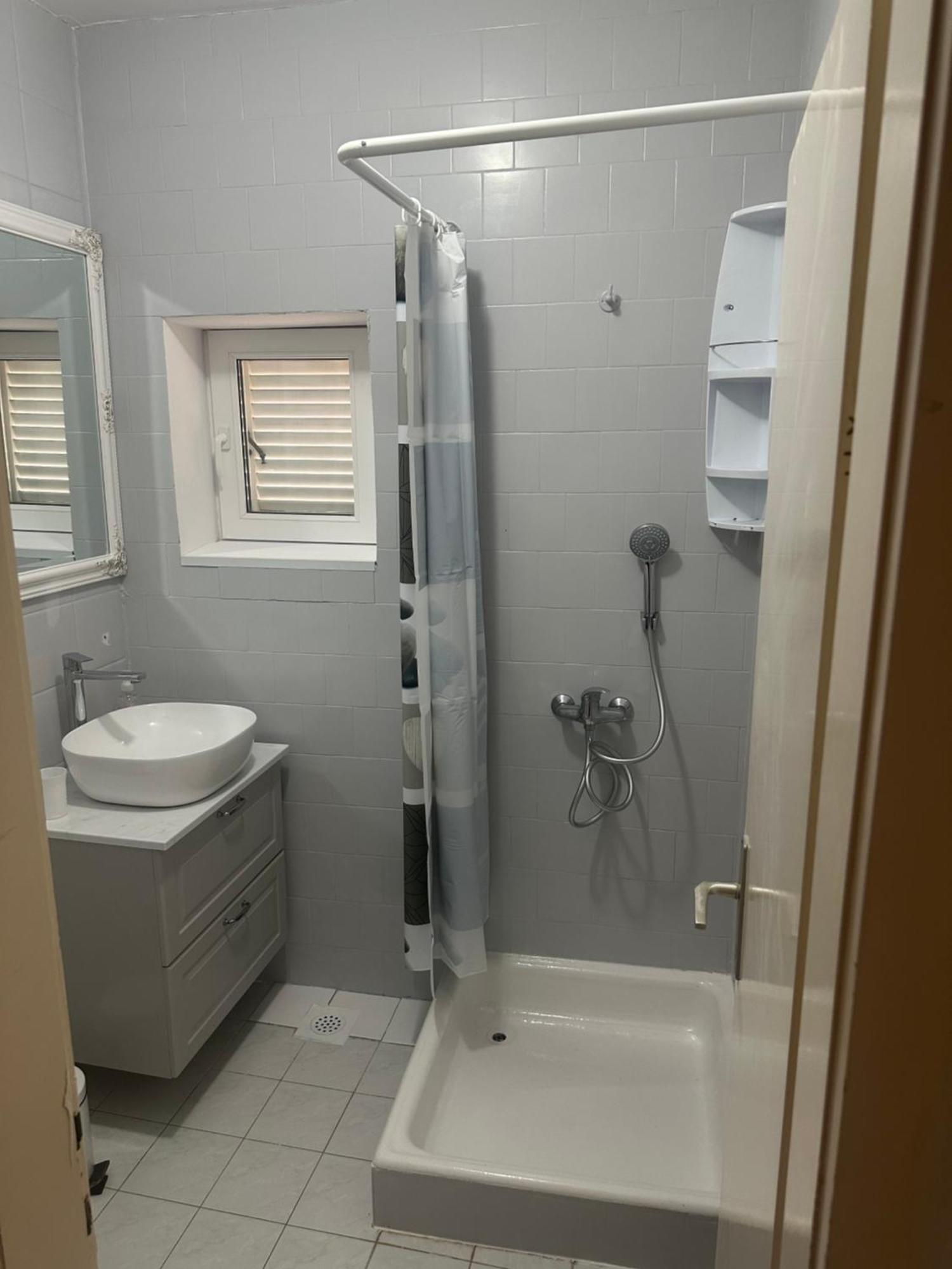 Apartmani Mira Vodice Luaran gambar