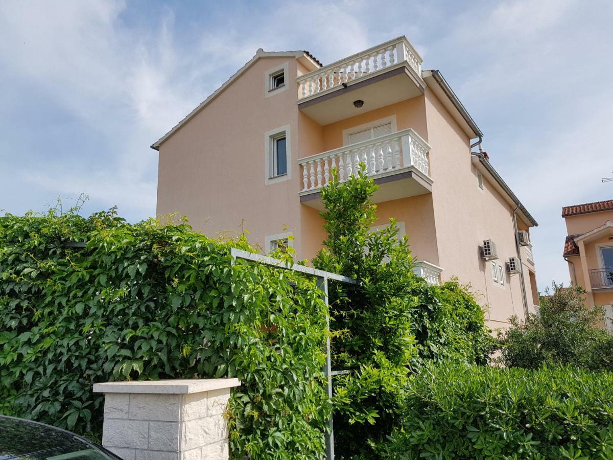 Apartmani Mira Vodice Luaran gambar