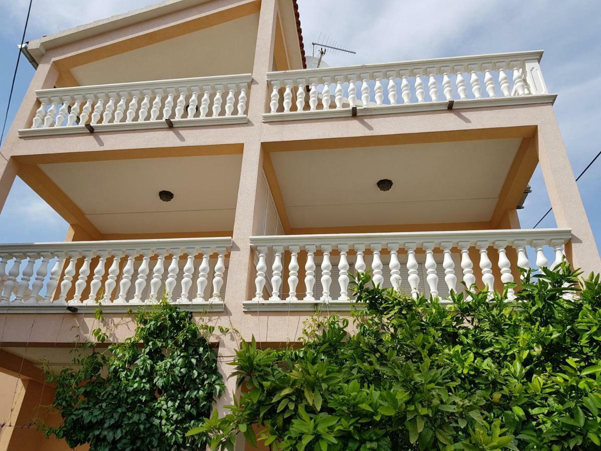 Apartmani Mira Vodice Luaran gambar
